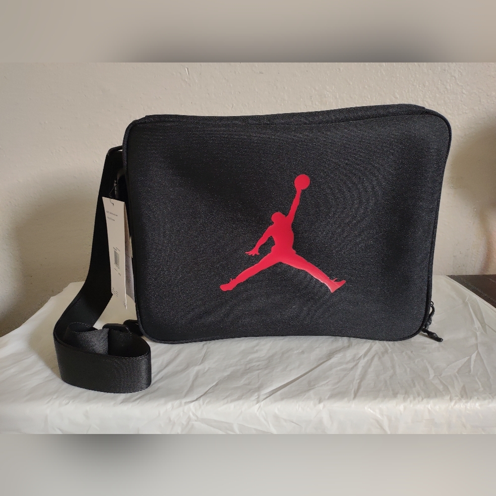 Shoes bag.